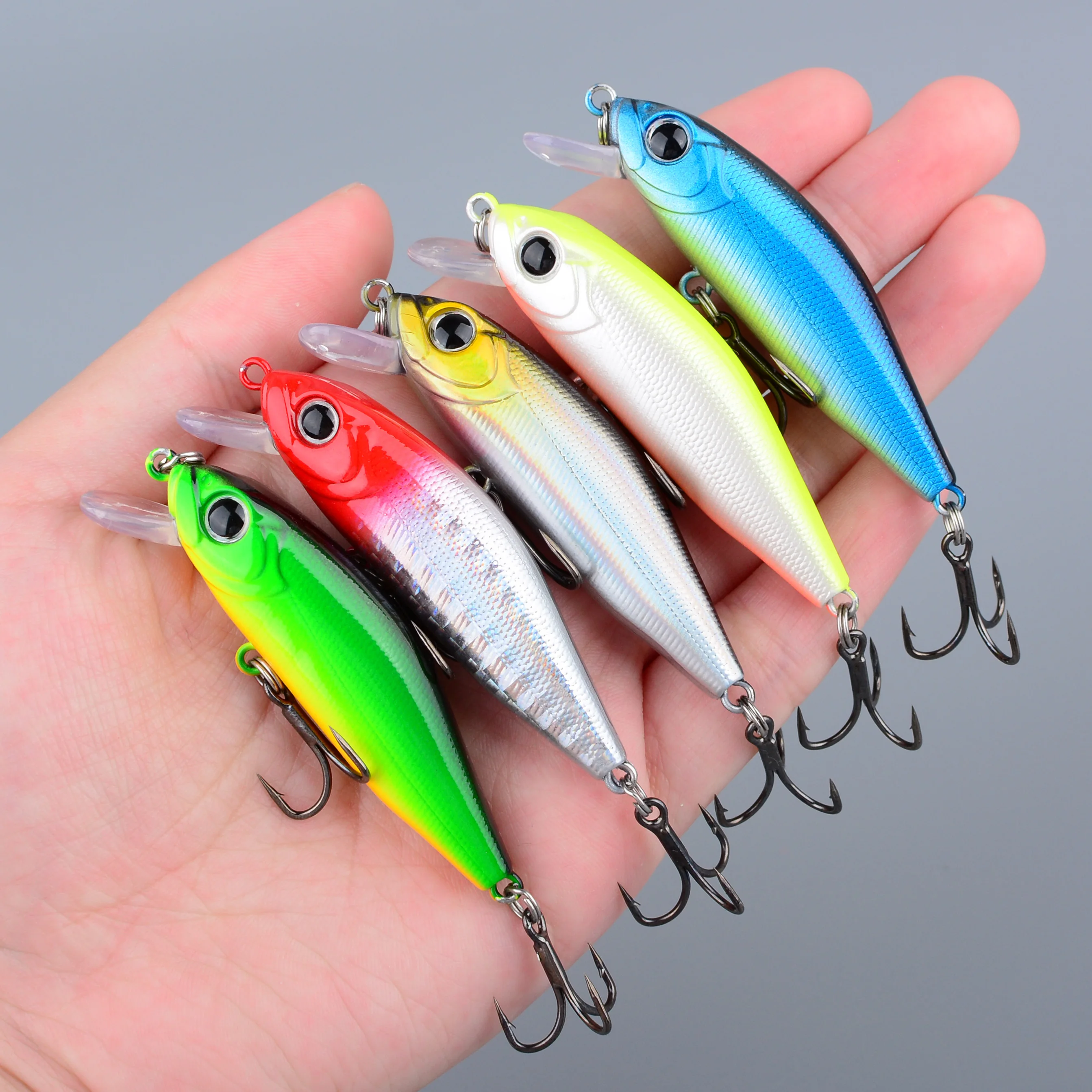 Set de 5 señuelos de pesca tipo wobbler y crankbait