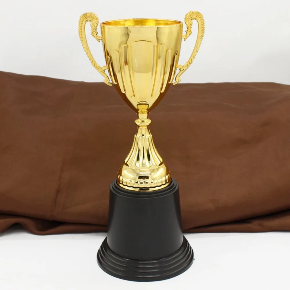 Trofeo de honor en color dorado