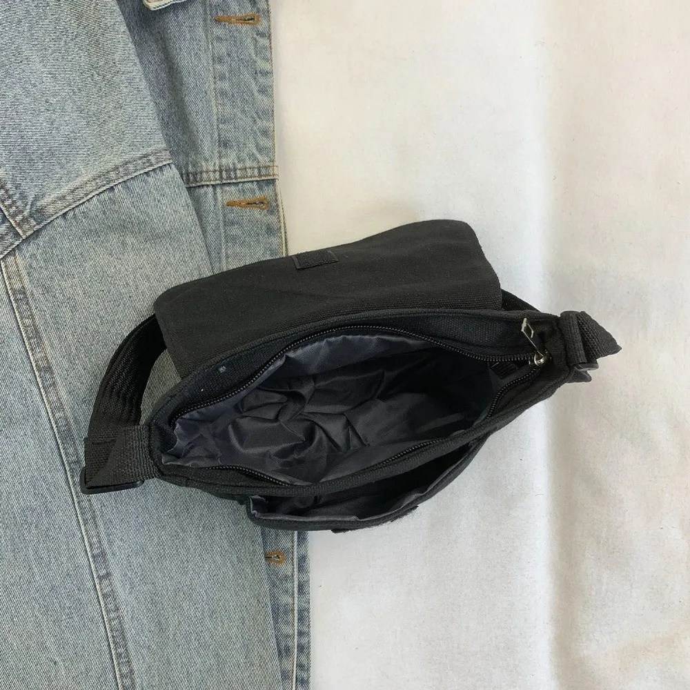 Bolso negro/blanco con estética vintage
