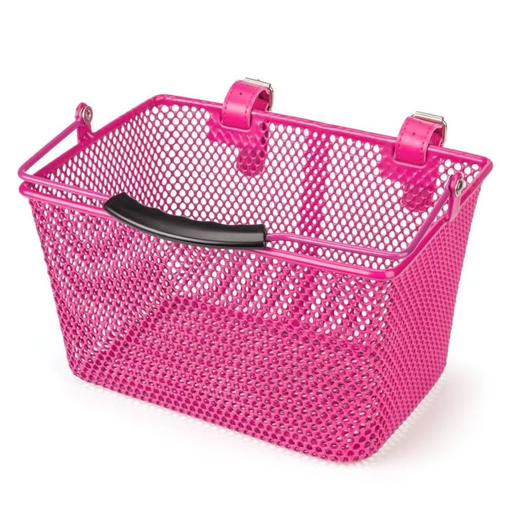Cesta instalada en bicicleta infantil