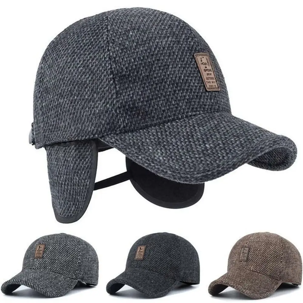 Ushanka de cuero negro con orejeras