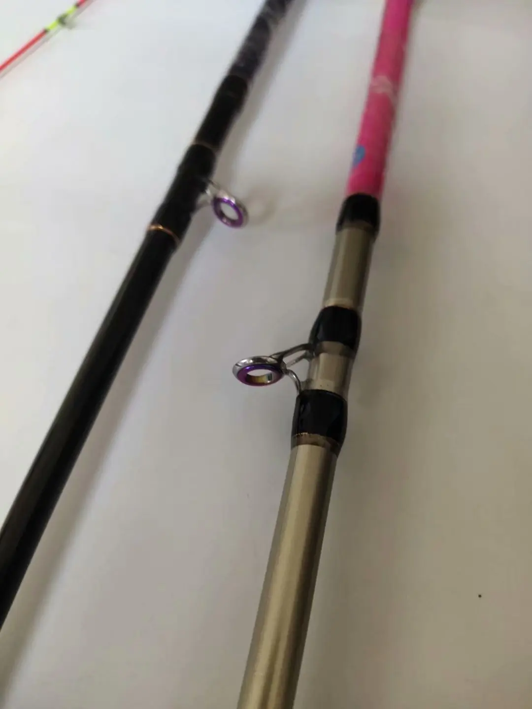 Detalle del grip y la empuñadura de la caña
