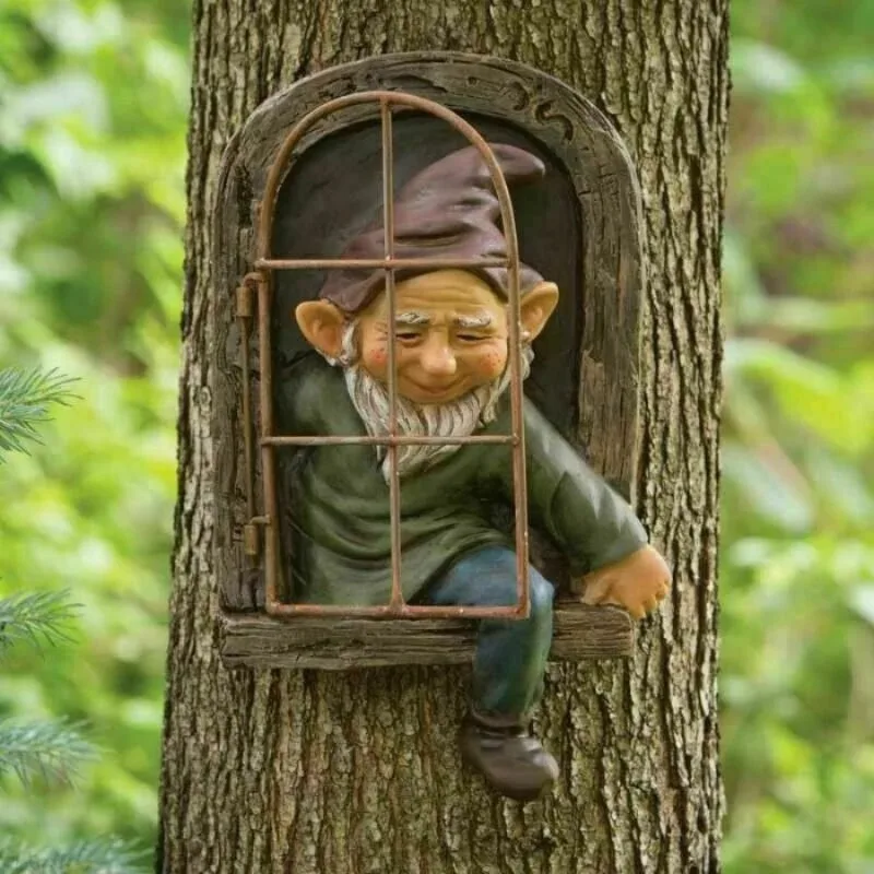 Detalle de la expresión del gnomo jardín