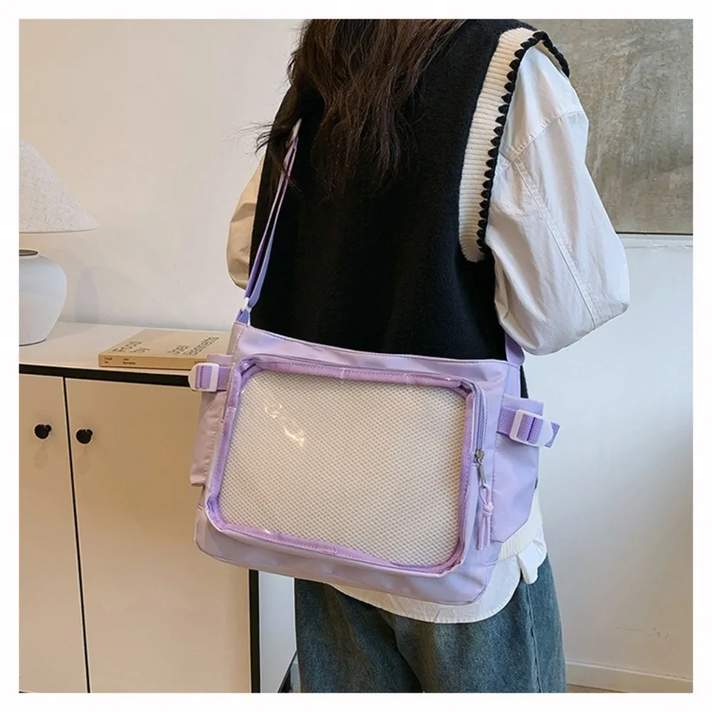 Detalle del bolso y su estructura de gran capacidad