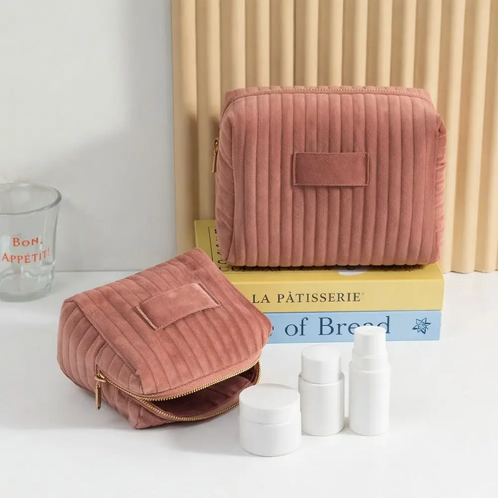 Bolsa de maquillaje de terciopelo INS acolchada a rayas, suave - imagen 3