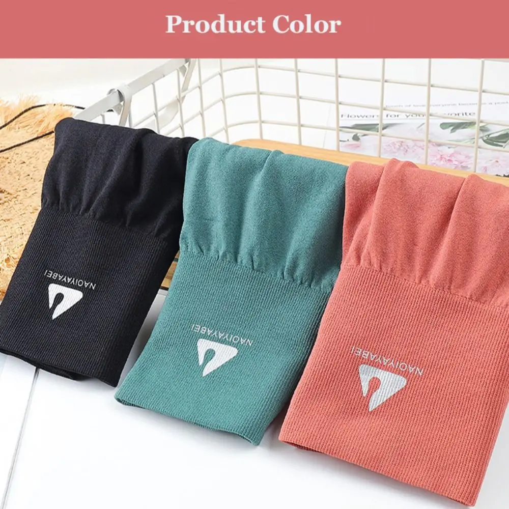 Shorts de yoga de cintura alta en uso