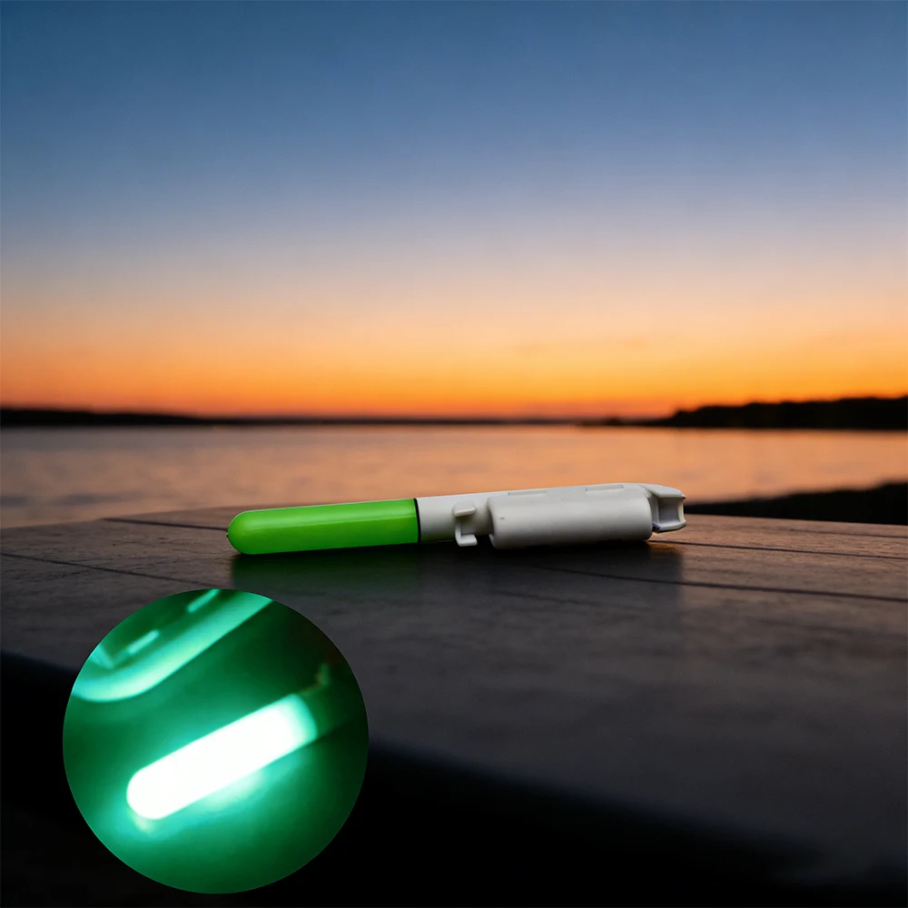 Flotadores LED instalados en varias cañas de pescar