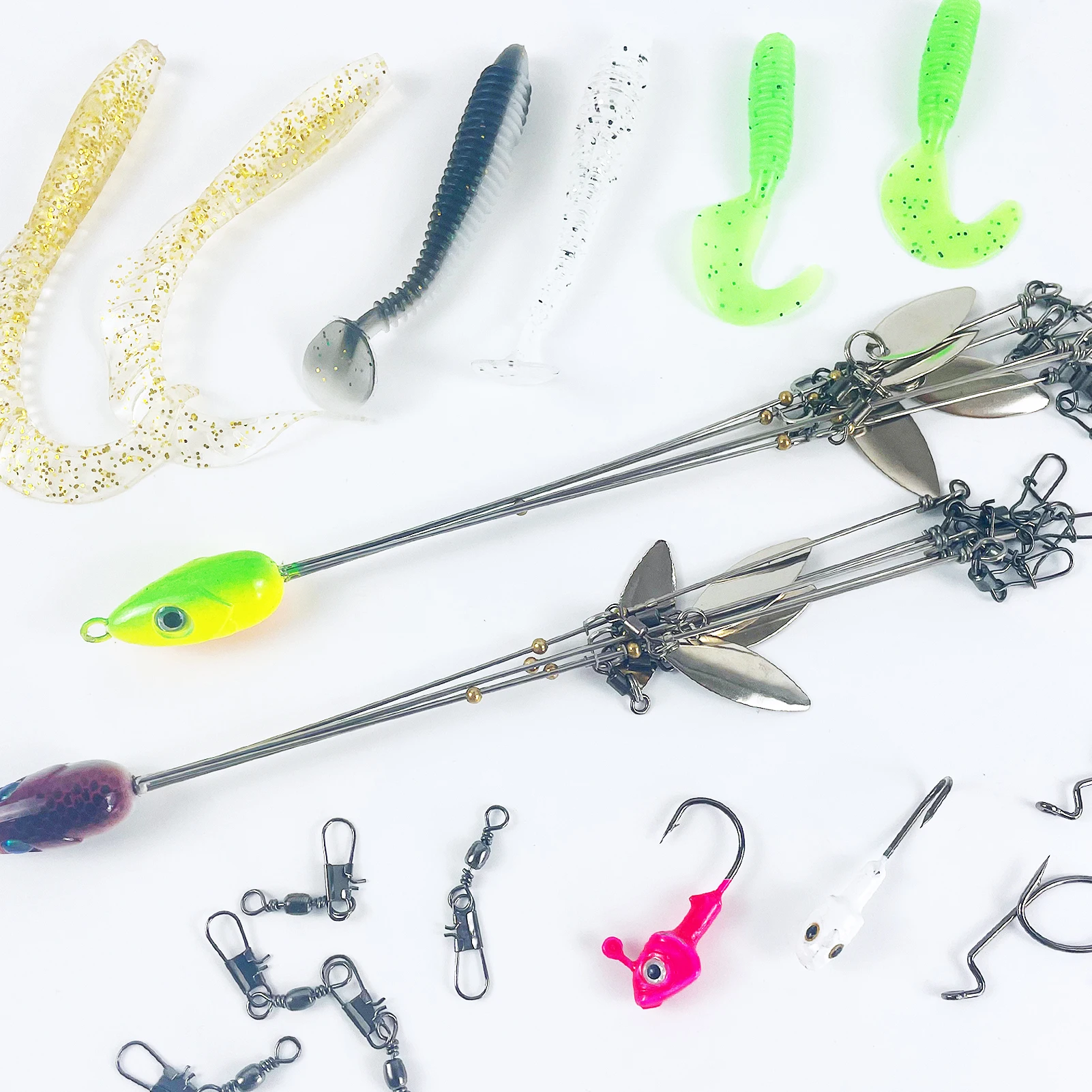 FREE FISHER Caja de aparejos Alabama con jig head y vinilos - imagen 2