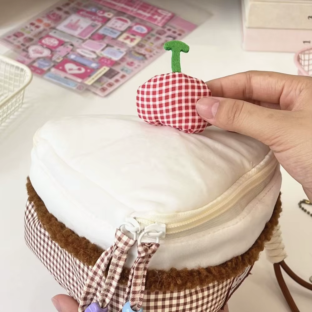 Neceser de maquillaje triangular plegable con estampado de cerezas - imagen 3