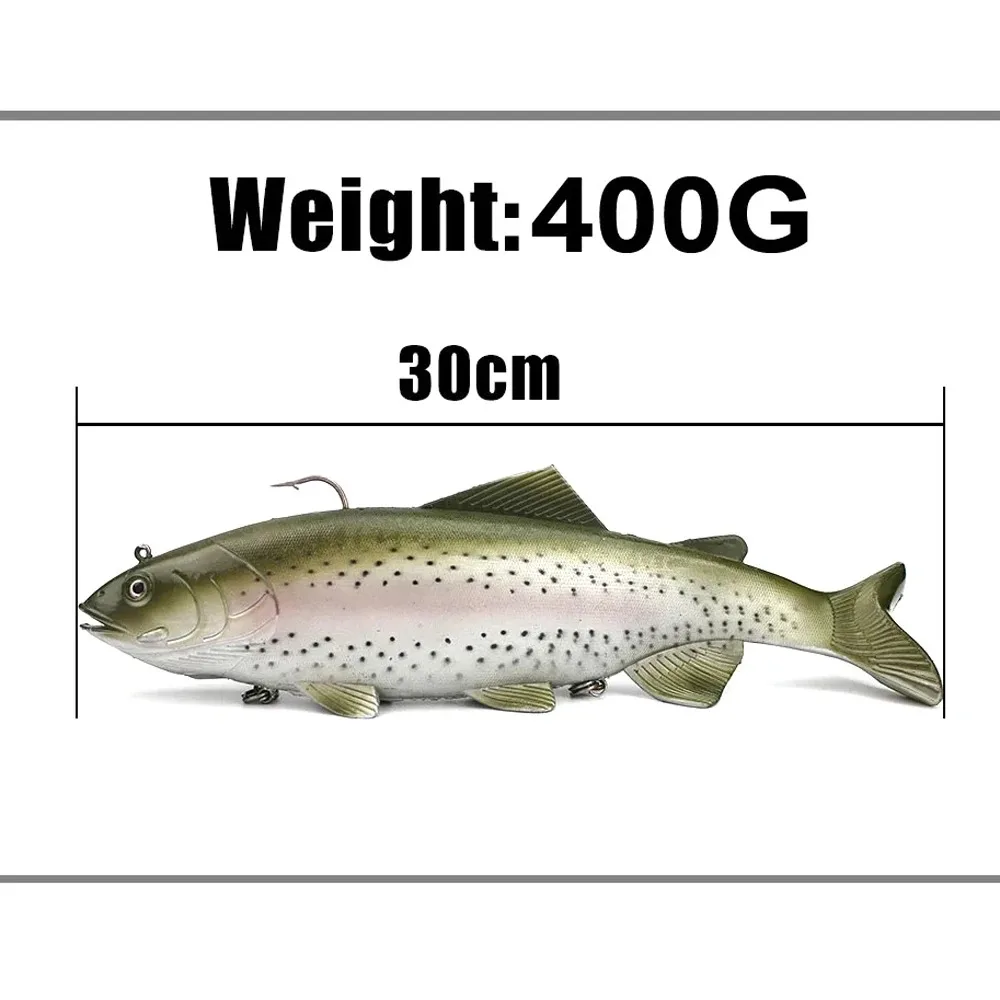Cebo de 30cm junto a una mano para referencia de escala