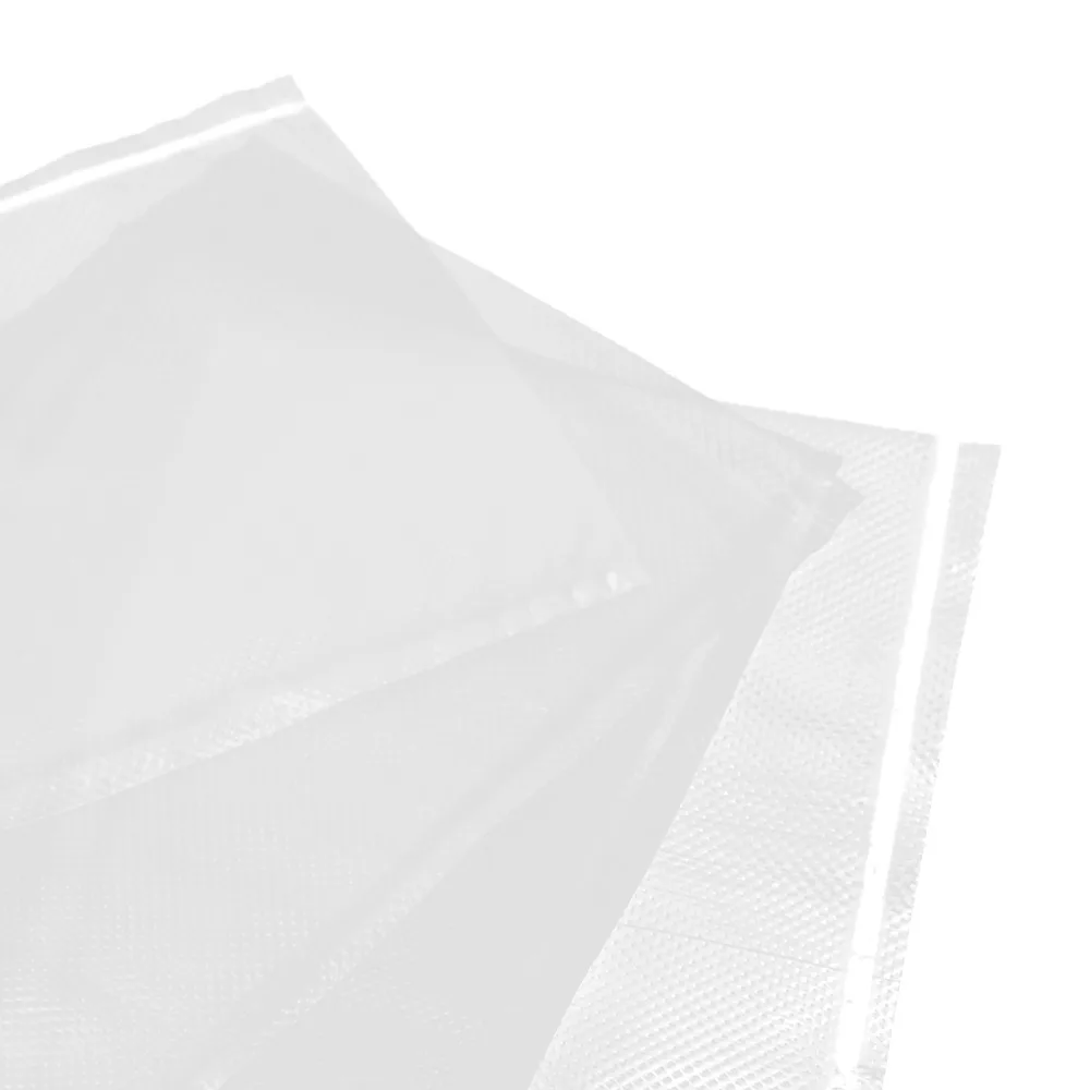 Malla transparente y cebo dentro de la bolsa