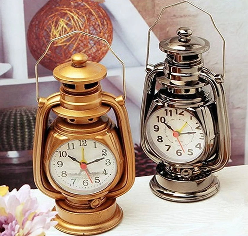 Reloj despertador vintage de estilo retro con diseño de lámpara de queroseno