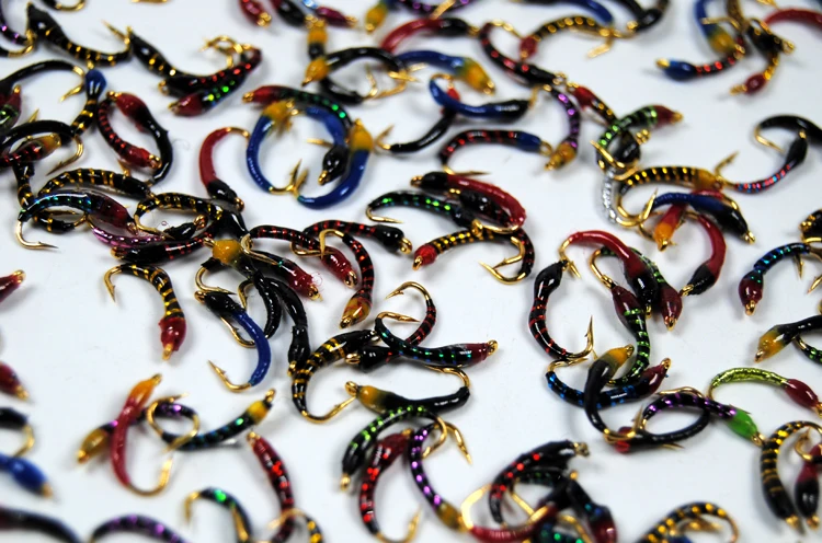 Moscas de ninfa epoxi en varios tamaños y colores