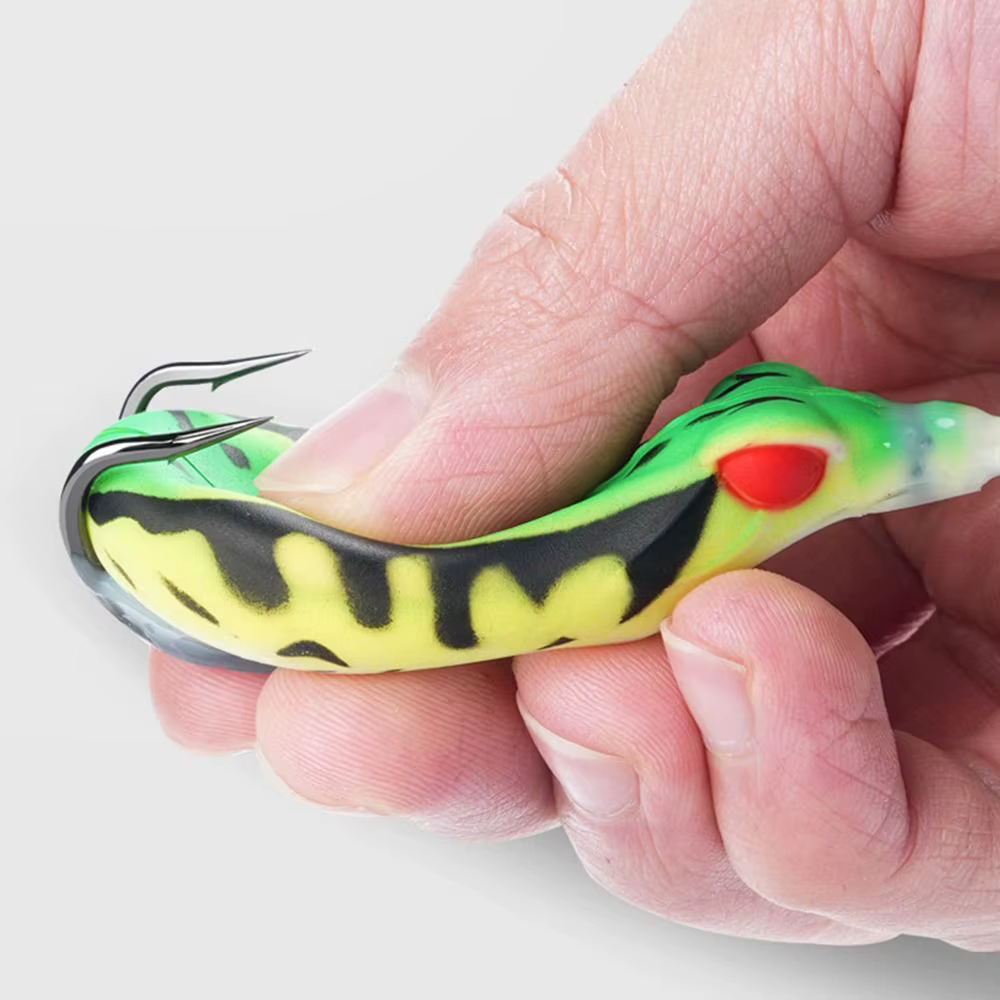 Señuelo Rana Topwater con Sonido 6.5cm – Anzuelos Dobles - imagen 3