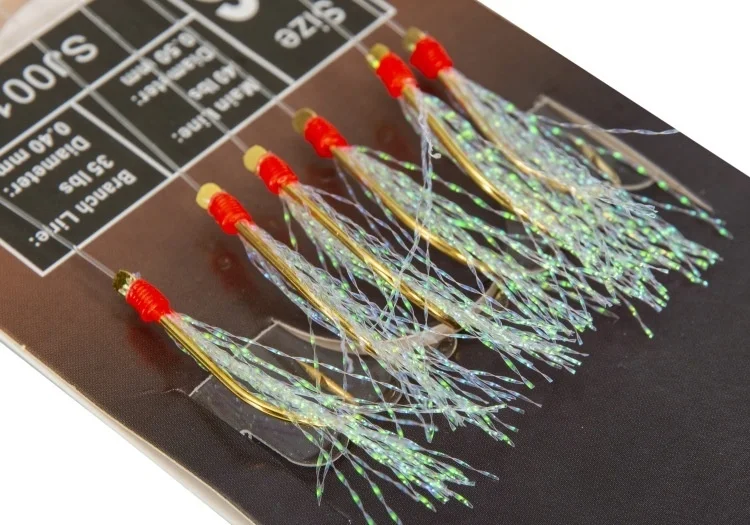 Rig Sabiki con plumas luminosas y anzuelos múltiples