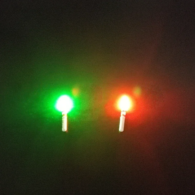 Lightstick LED acoplado a flotador durante pesca nocturna