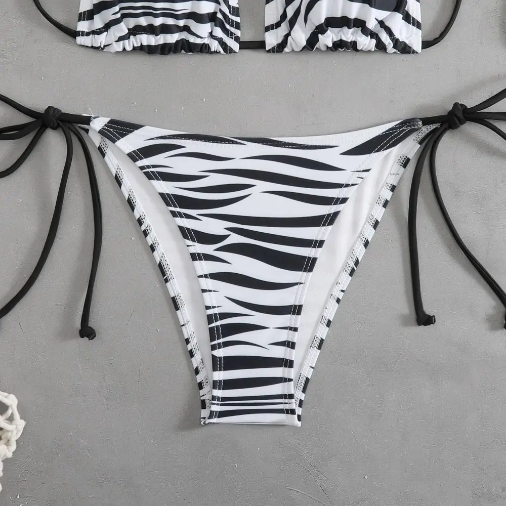 Bikini cebra cheeky con tiras laterales y tanga triangular - imagen 5