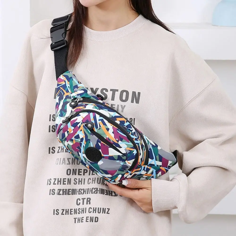 Riñonera impermeable floral con múltiples bolsillos y cartera nylon - imagen 4