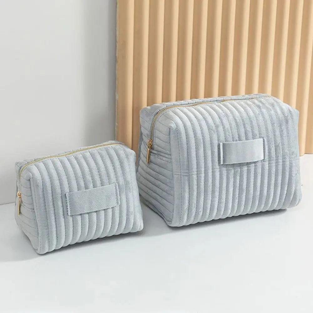 Bolsa de maquillaje de terciopelo INS acolchada a rayas, suave - imagen 4