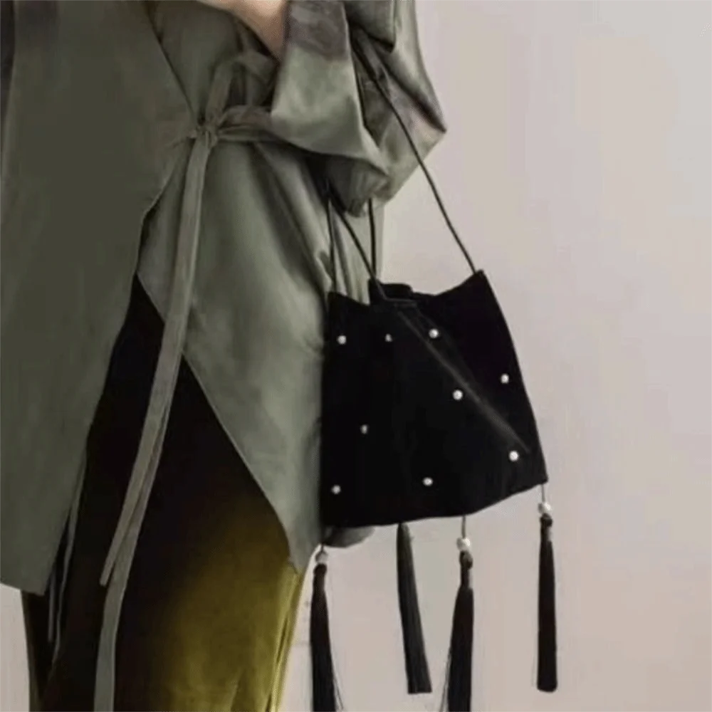 Vista del diseño y forma compacta del bolso