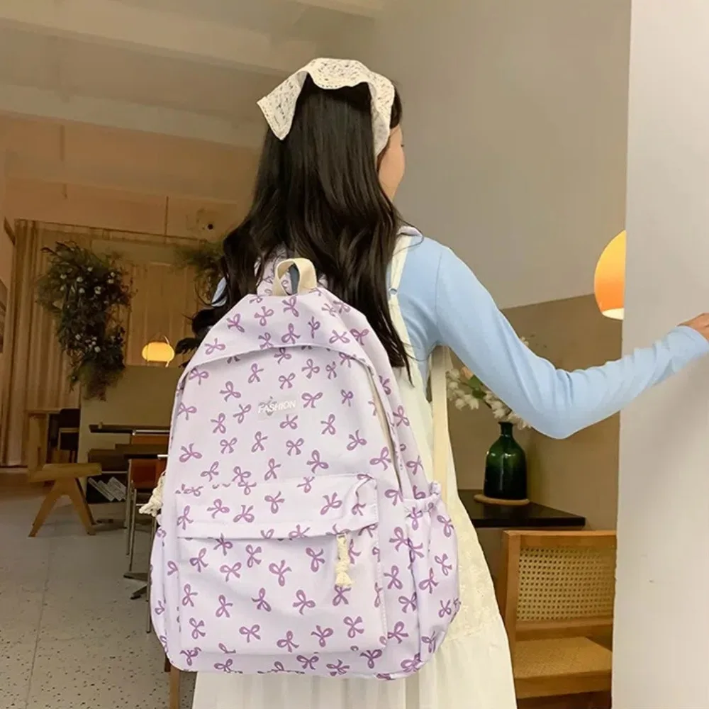 Mochila de nailon para mujer con estampado de lazo y correas ajustables - imagen 2