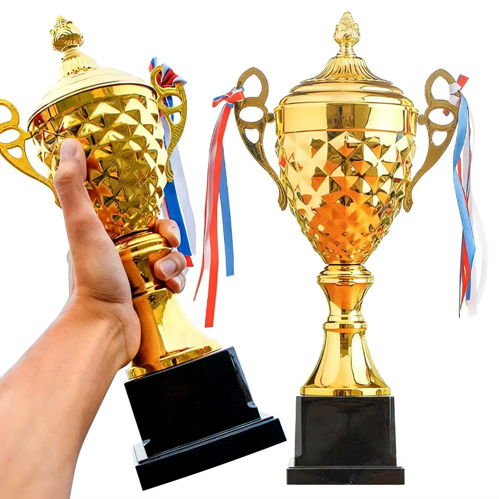 Trofeo de pesca de metal dorado con grabado gratuito - imagen 4