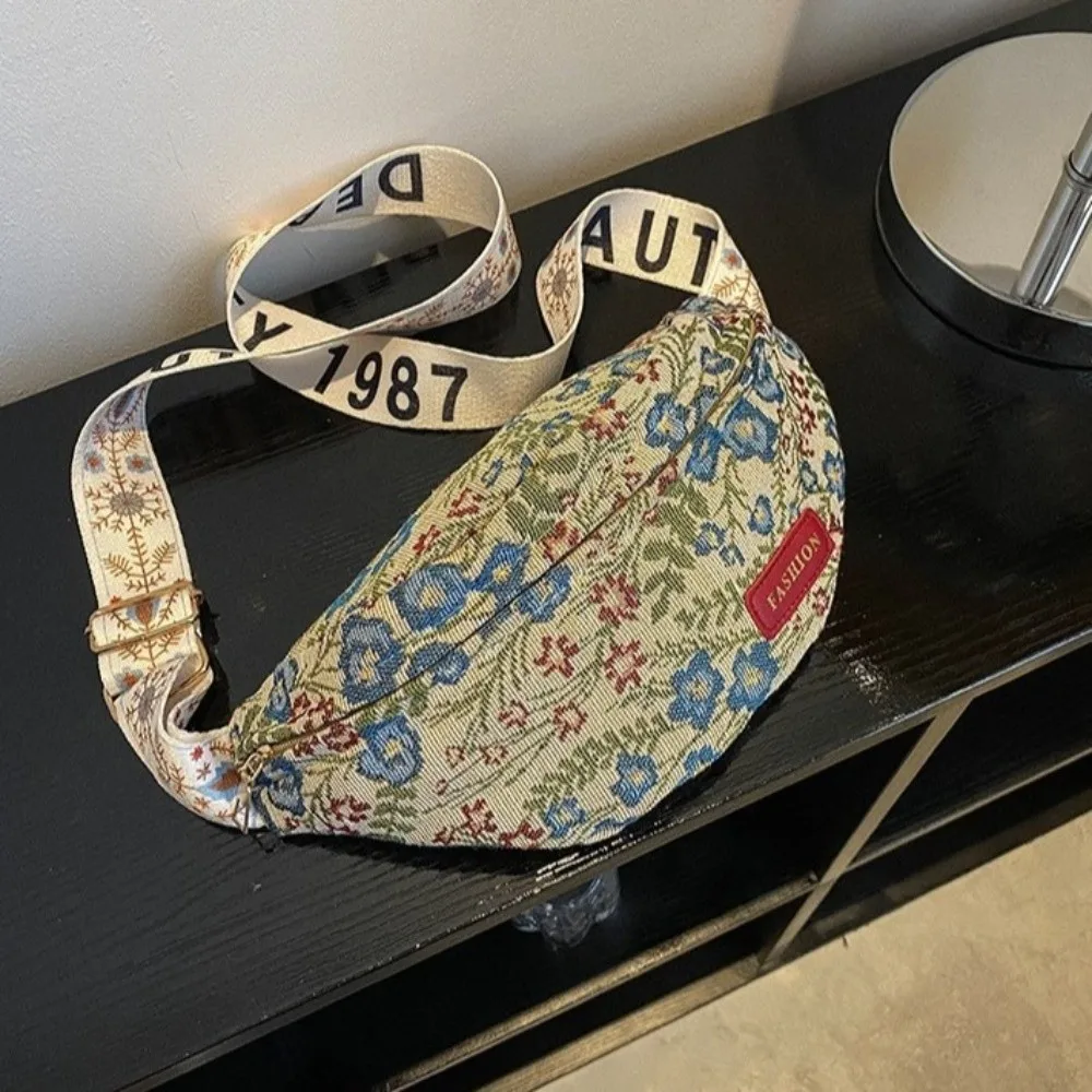 Bolso bandolera de lona floral con cierre cremallera estilo dumpling - imagen 4