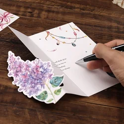 Tarjeta de felicitación navideña creativa con ramo de flores