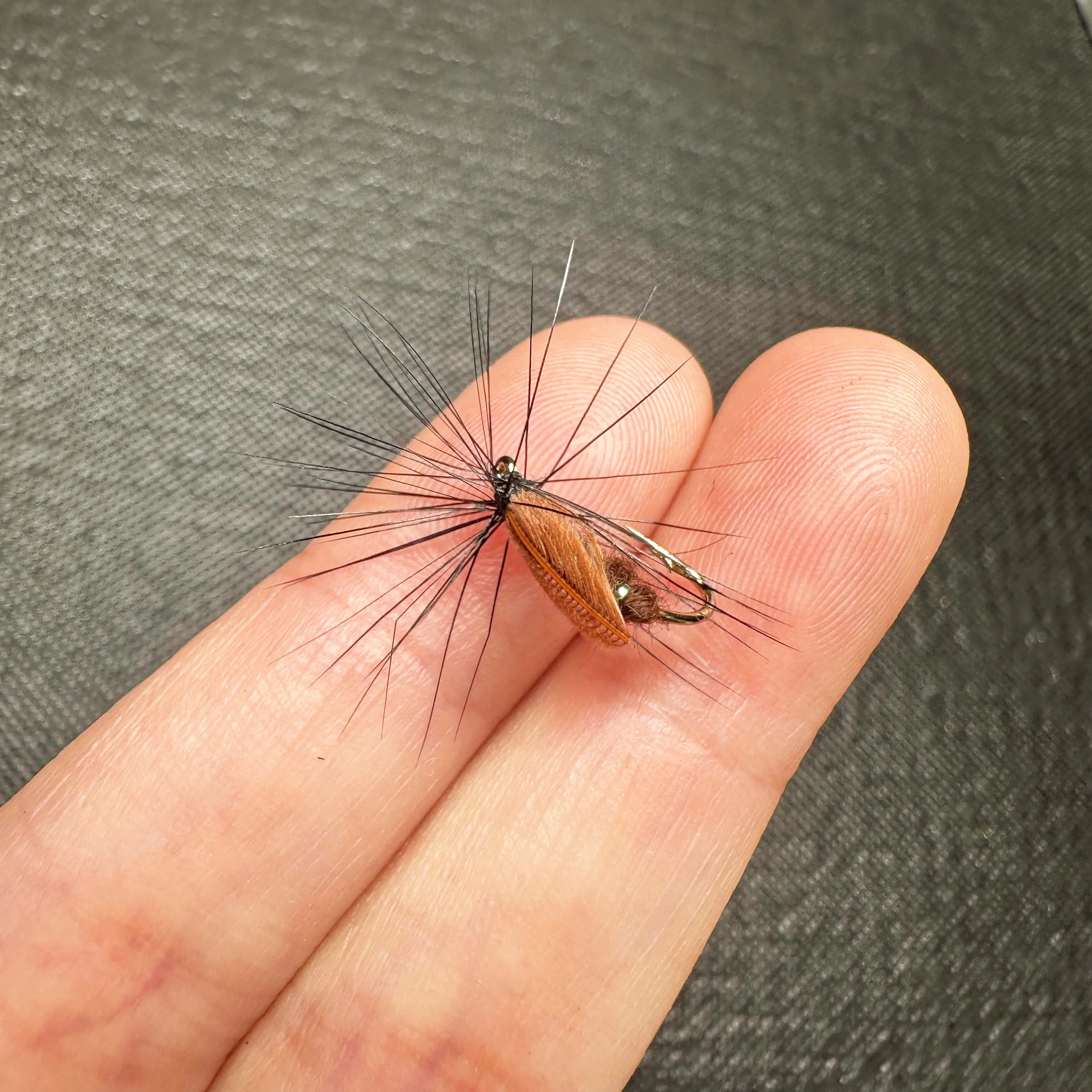 Señuelo con mosca tipo escarabajo biónico para trucha y lubina - imagen 5