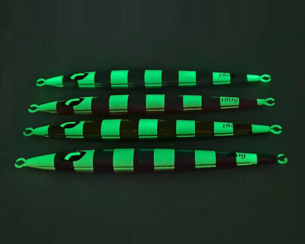 Pack de 25 señuelos duros con acabado metálico