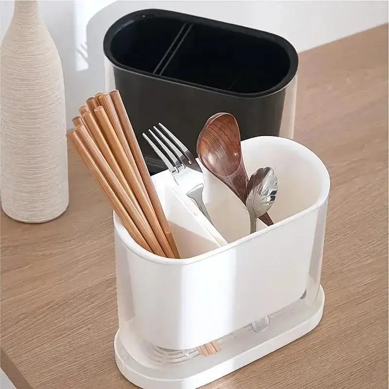 Organización de cucharas y tenedores