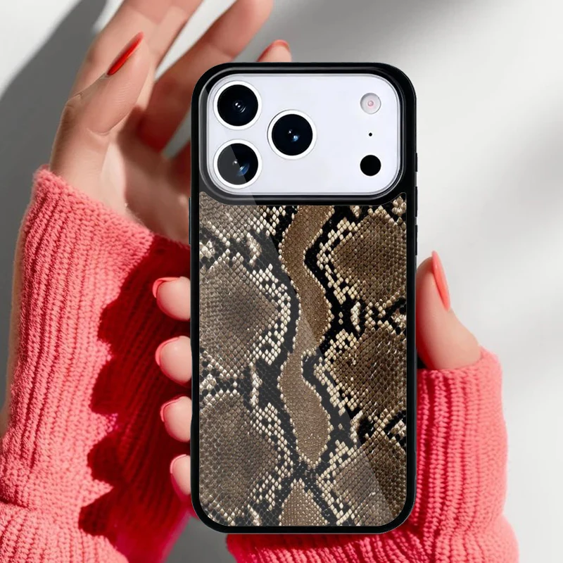 Funda para teléfono con patrón de piel serpiente vista frontal