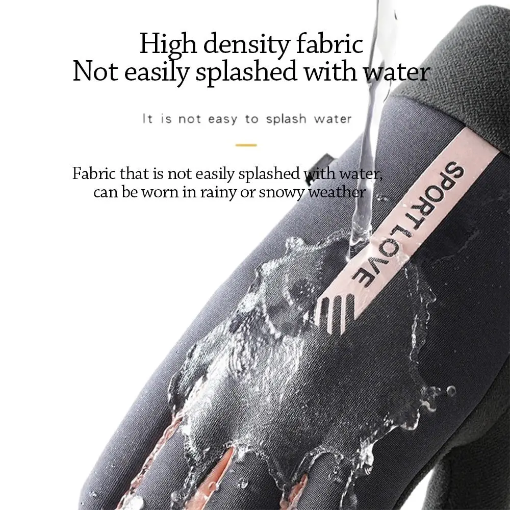 Guantes USB en diferentes ángulos y colores