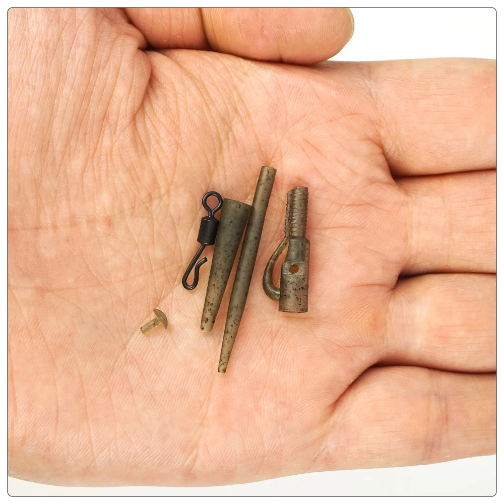 Detalle de clips de plomo y fundas antienredos del kit Hirisi