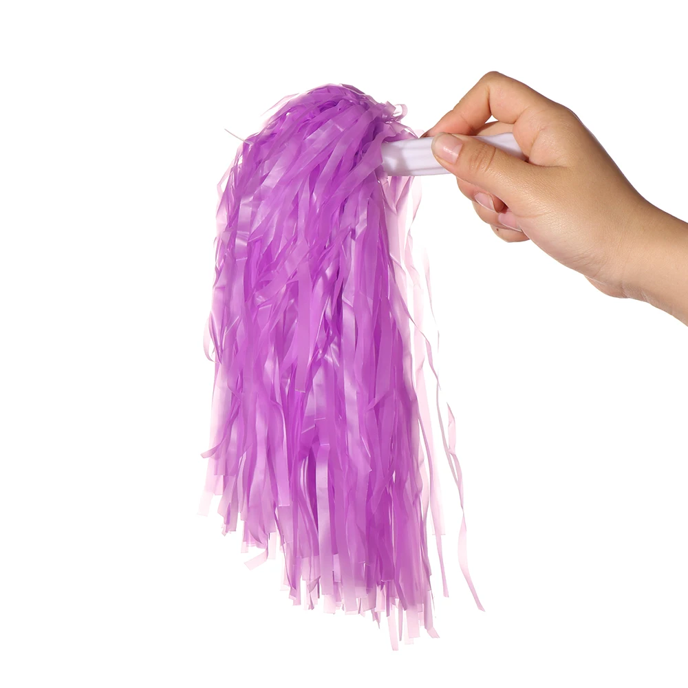 Pompones preparados para agitar en una coreografía