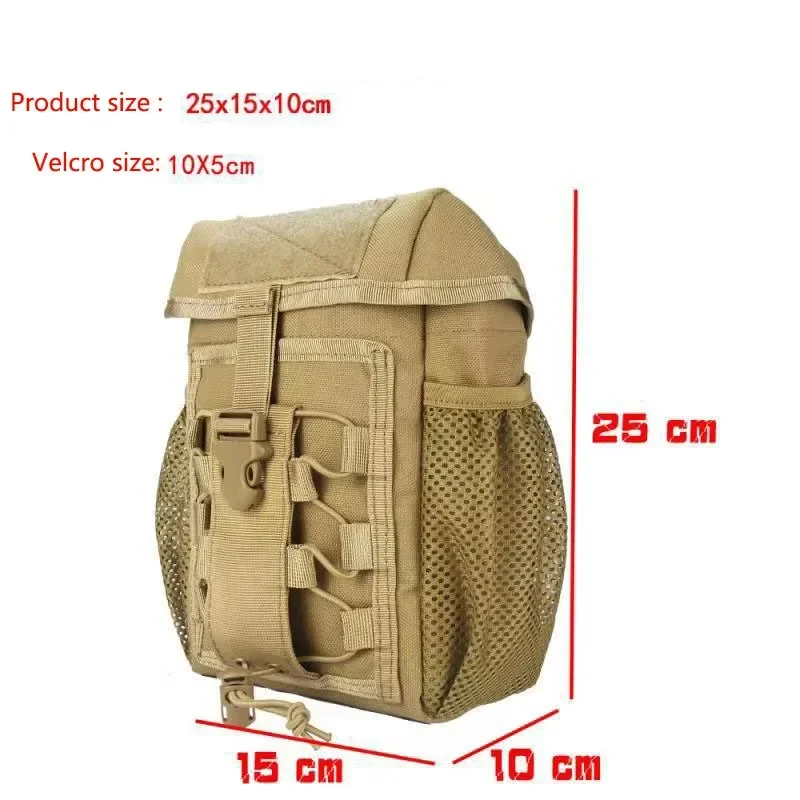 Vista frontal de la bolsa negra con sistema Molle