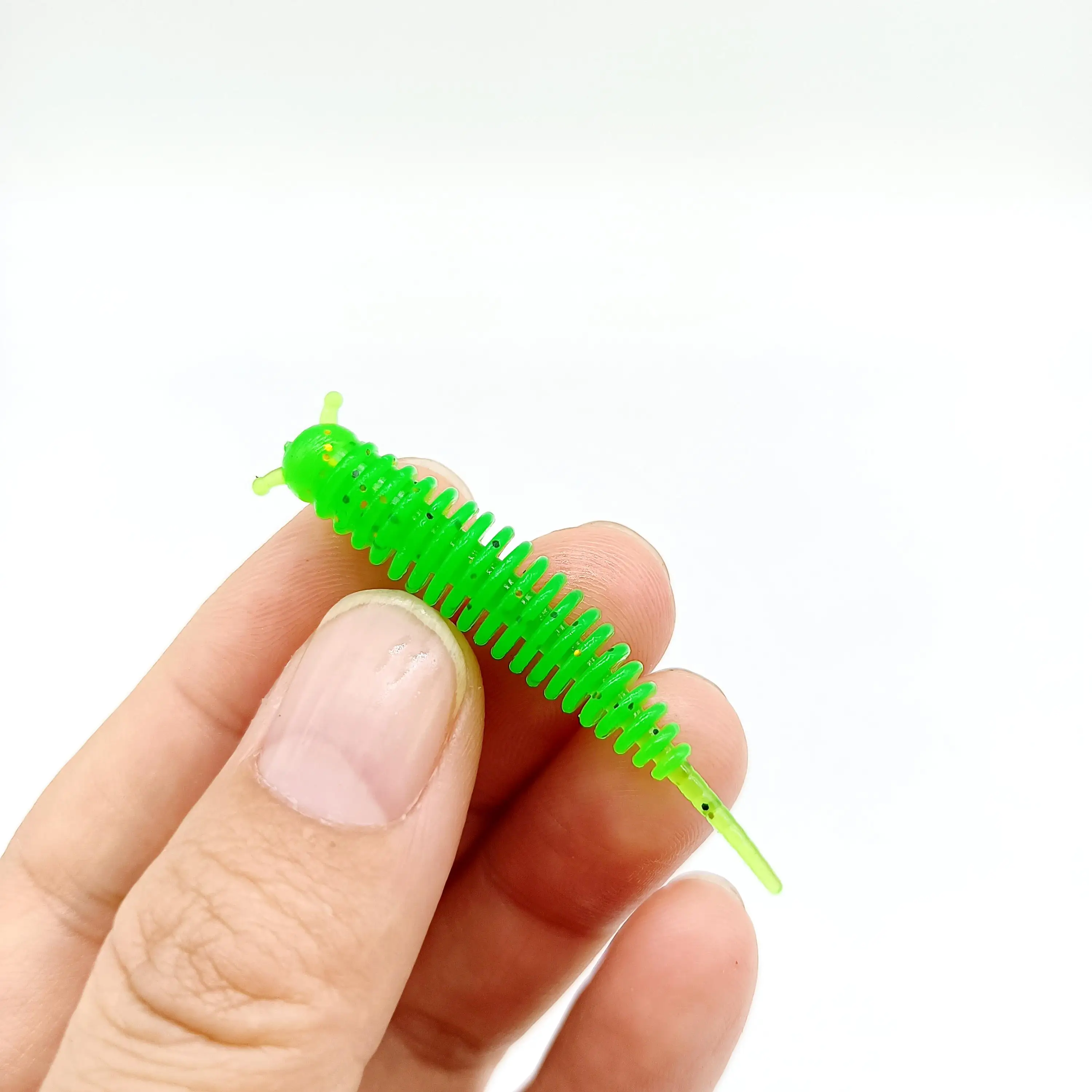Muestra del movimiento y textura del cebo artificial de plástico blando