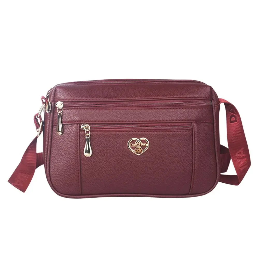Bolso bandolera en uso, estilo versátil