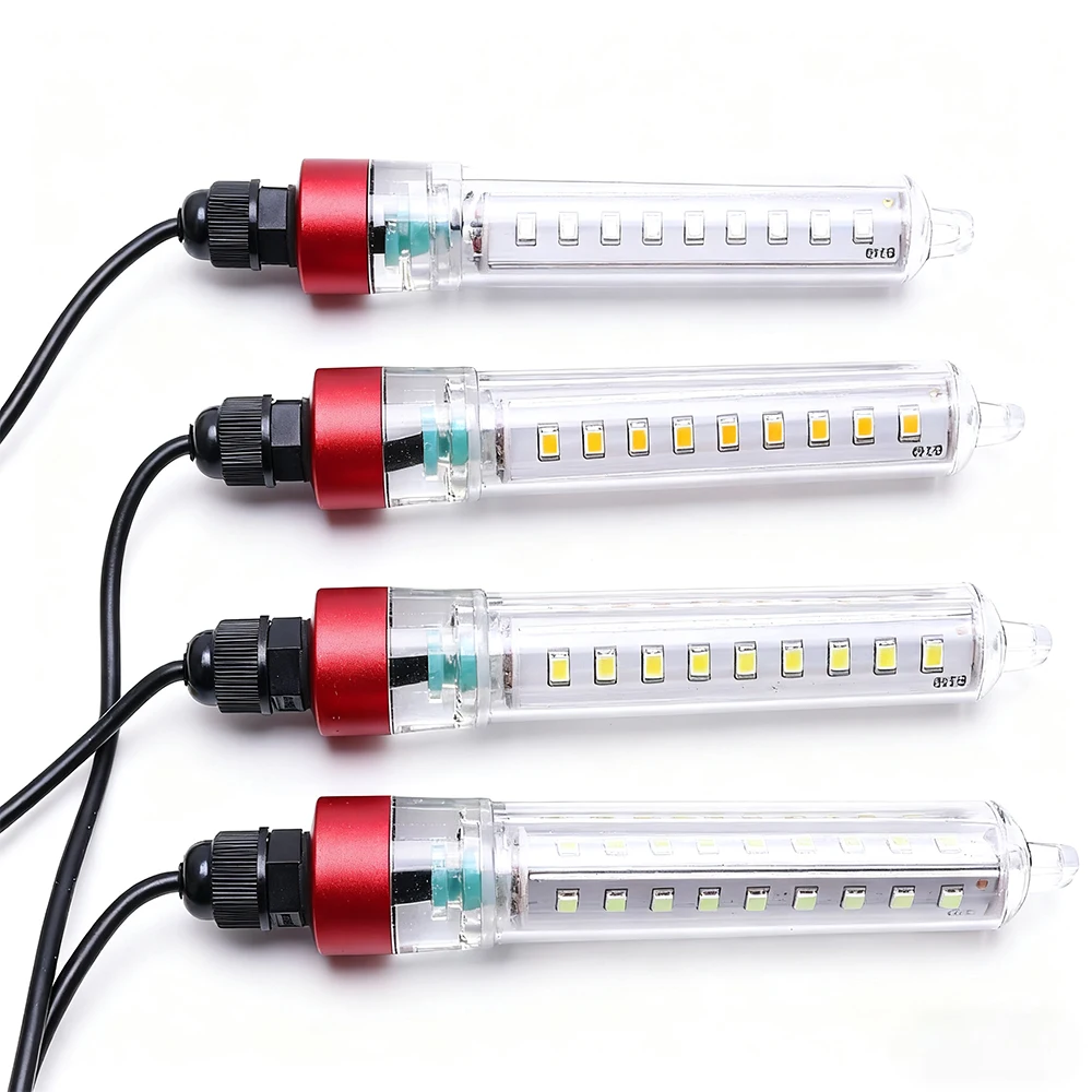 Primer plano del accesorio LED de pesca encendido