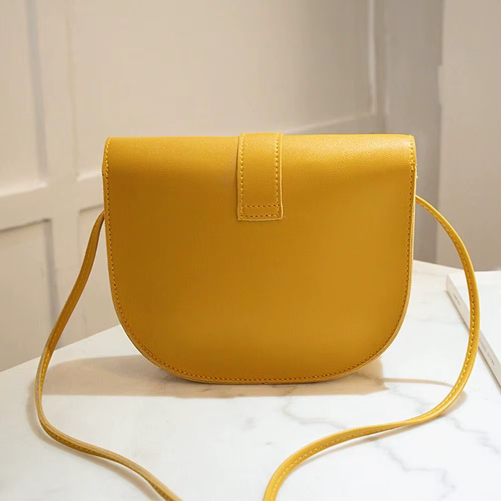 Detalle de costuras y acabados del bolso
