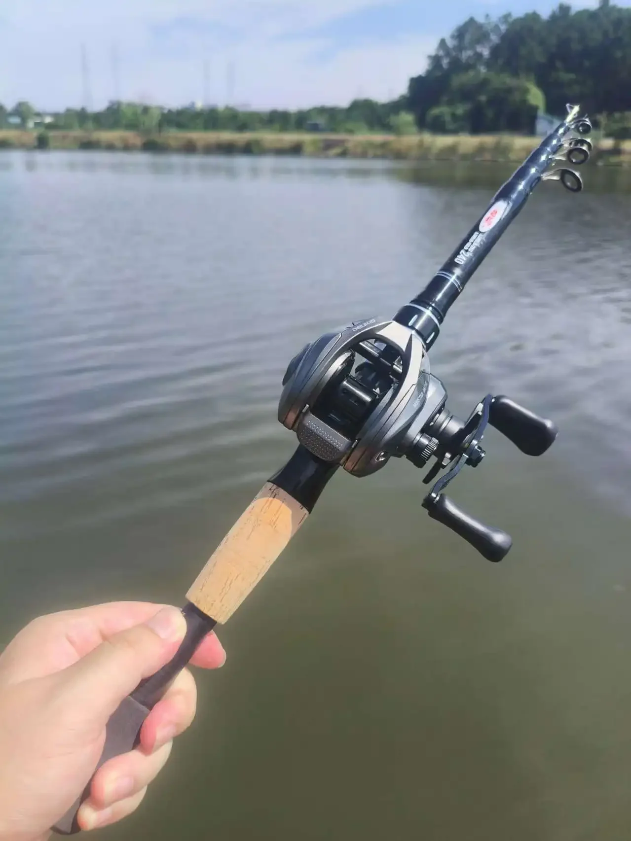 DEUKIO Combo Caña Telescópica y Carrete Baitcasting para lubina - imagen 4
