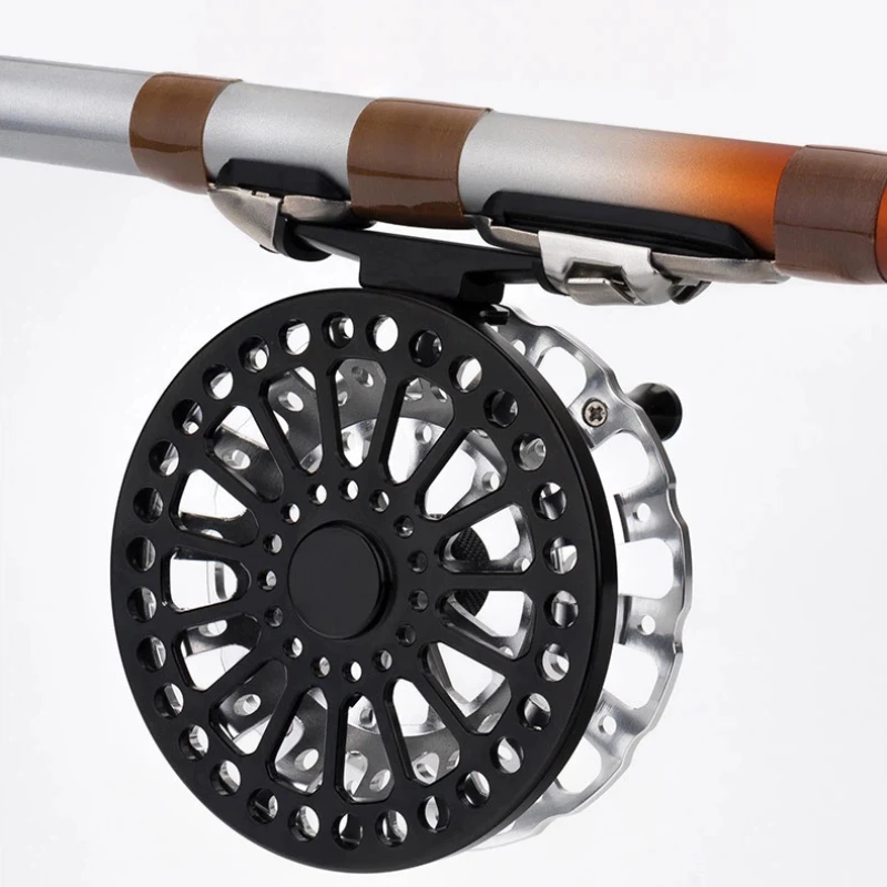 Detalle del carrete para pesca con mosca