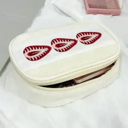 Estuche bordado diseño sándwich fresa – Multifuncional hogar y viaje