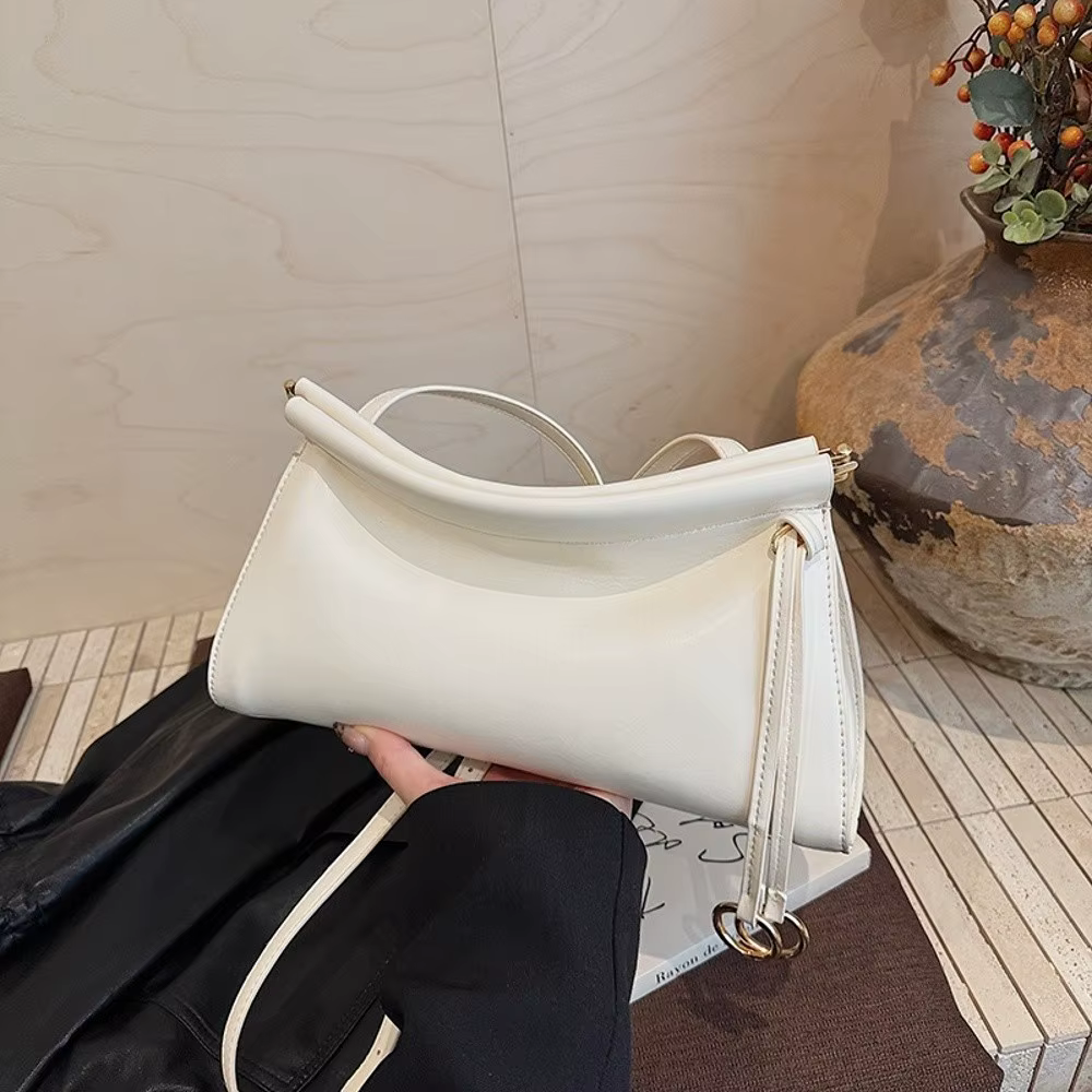 Bolso de hombro retro moderno en color caqui