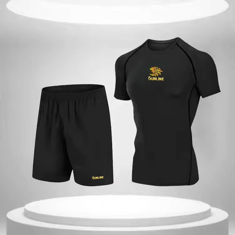 Detalle de la camisa y la protección facial