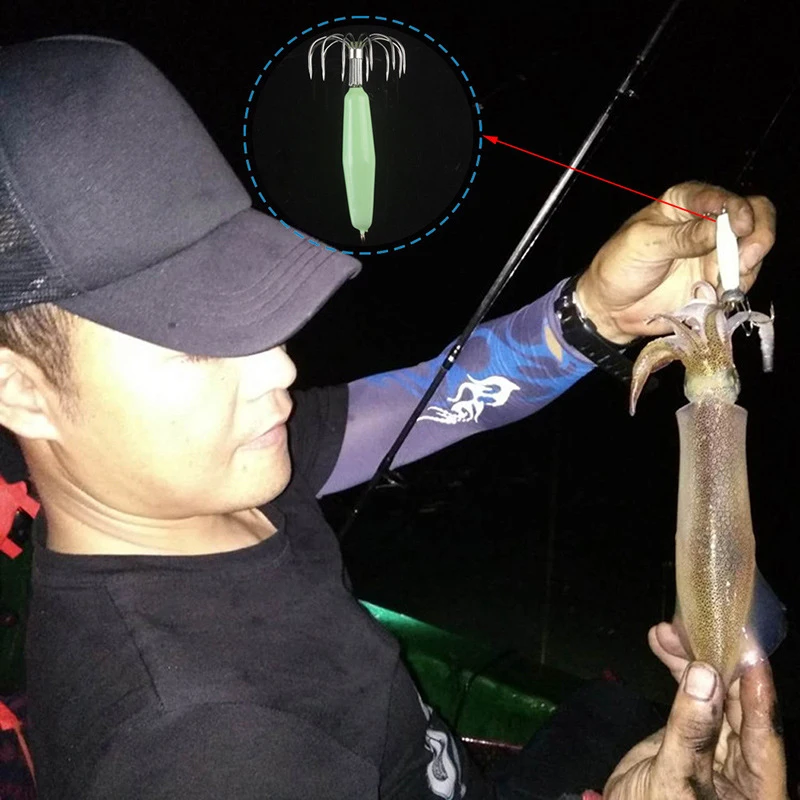 Señuelo de calamar en acción bajo el agua