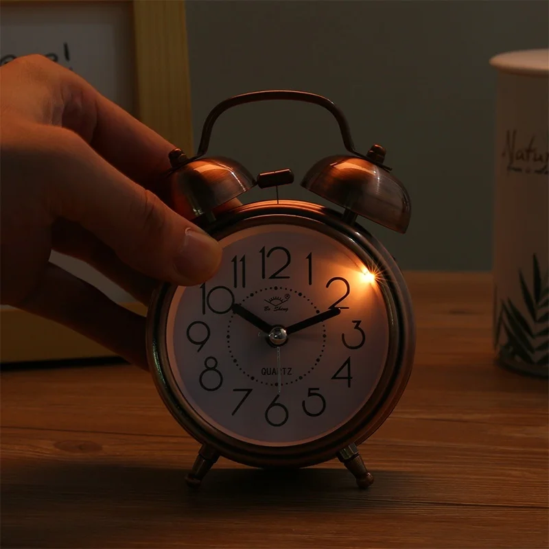 Reloj Despertador Vintage Doble Campana con Luz Nocturna - Estilo Clásico - imagen 4