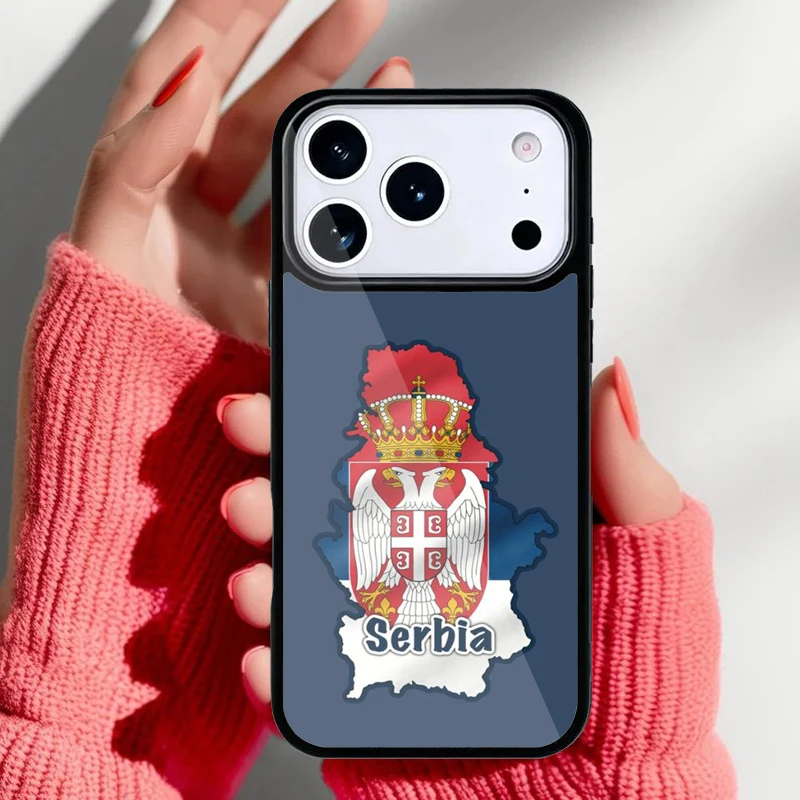 Funda sujeta en mano mostrando el agarre y perfil