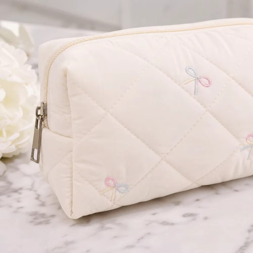 Bolsa de Maquillaje Acolchada INS con Bordado de Lazo – Gran Capacidad - imagen 3