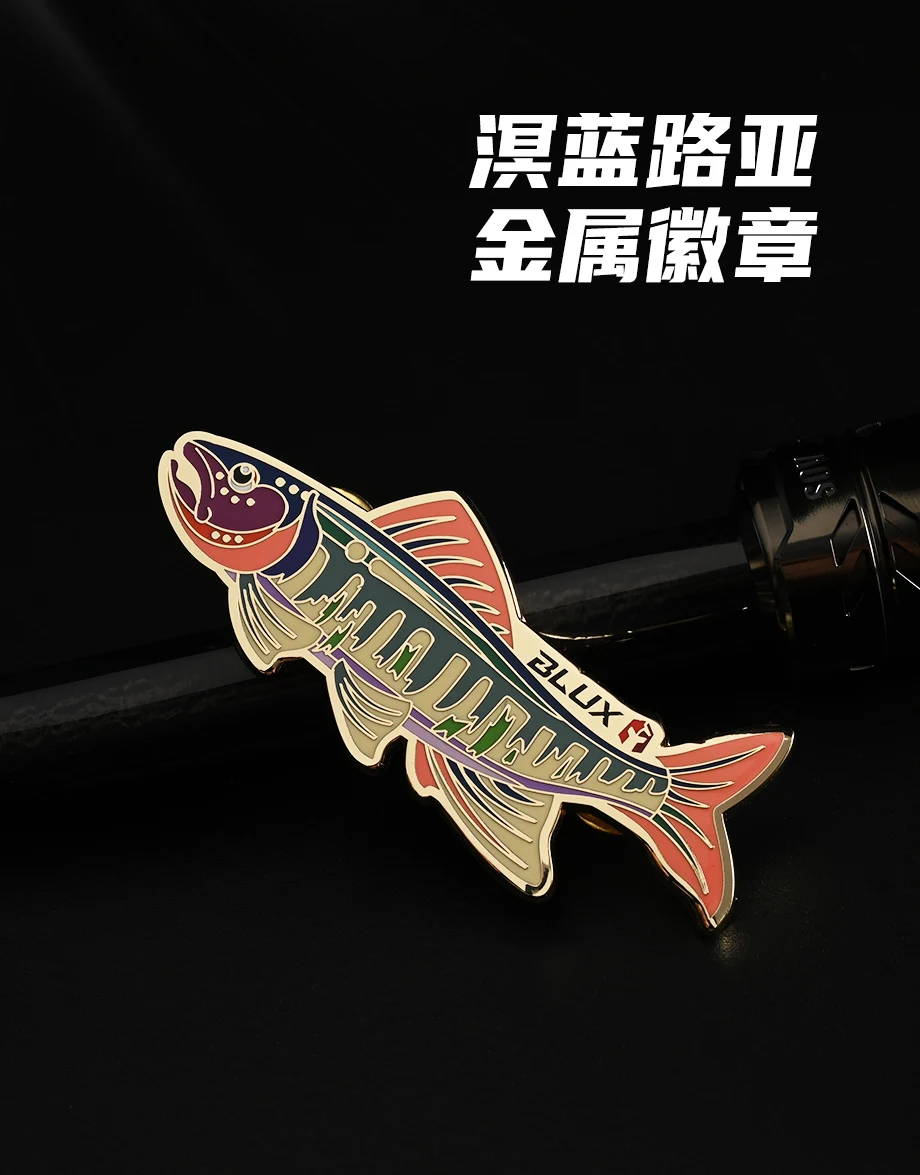 Insignia BLUX de aleación de zinc para pesca, medidas 70 x 28 mm